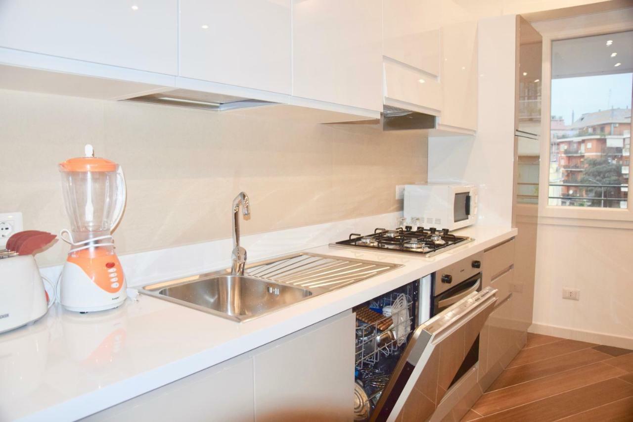 Terrazza San Giovanni Apartment Рим Екстериор снимка