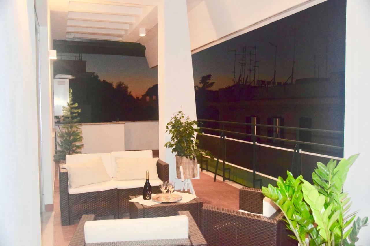 Terrazza San Giovanni Apartment Рим Екстериор снимка